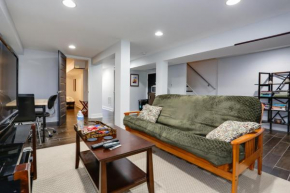 Modern Suite in Petworth, Washington, DC *FREE off-street parking, walk to Metro and restaurants*
